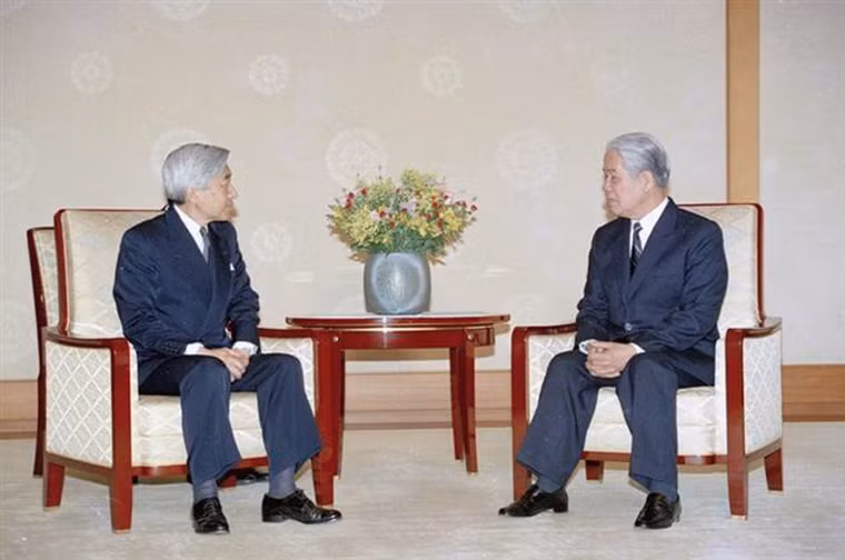 Tổng Bí thư Đỗ Mười hội kiến Nhật Hoàng Akihito tại Hoàng cung (Tokyo, Nhật Bản), ngày 19/4/1995. Ảnh: Xuân Lâm - TTXVN