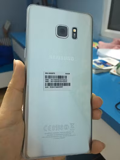 Mua Samsung Note 7 o The Gioi Di Dong, khach ngam qua dang