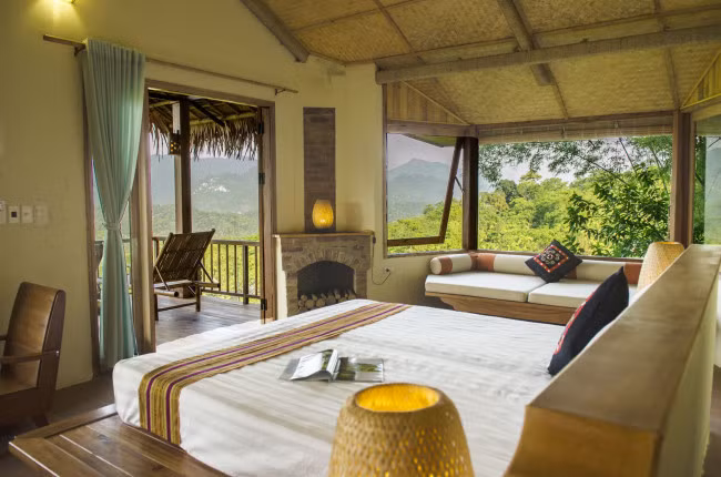 “Khu này vẫn chưa có phê duyệt quy hoạch cũng như giấy phép xây dựng. Về việc gây ô nhiễm môi trường chúng tôi chưa nhận được phản ánh" ... “Tôi sẽ cho các phòng ban của huyện xuống kiểm tra ngay” - ông Nguyễn Văn Dũng chia sẻ. Ảnh: puluongretreat.com.