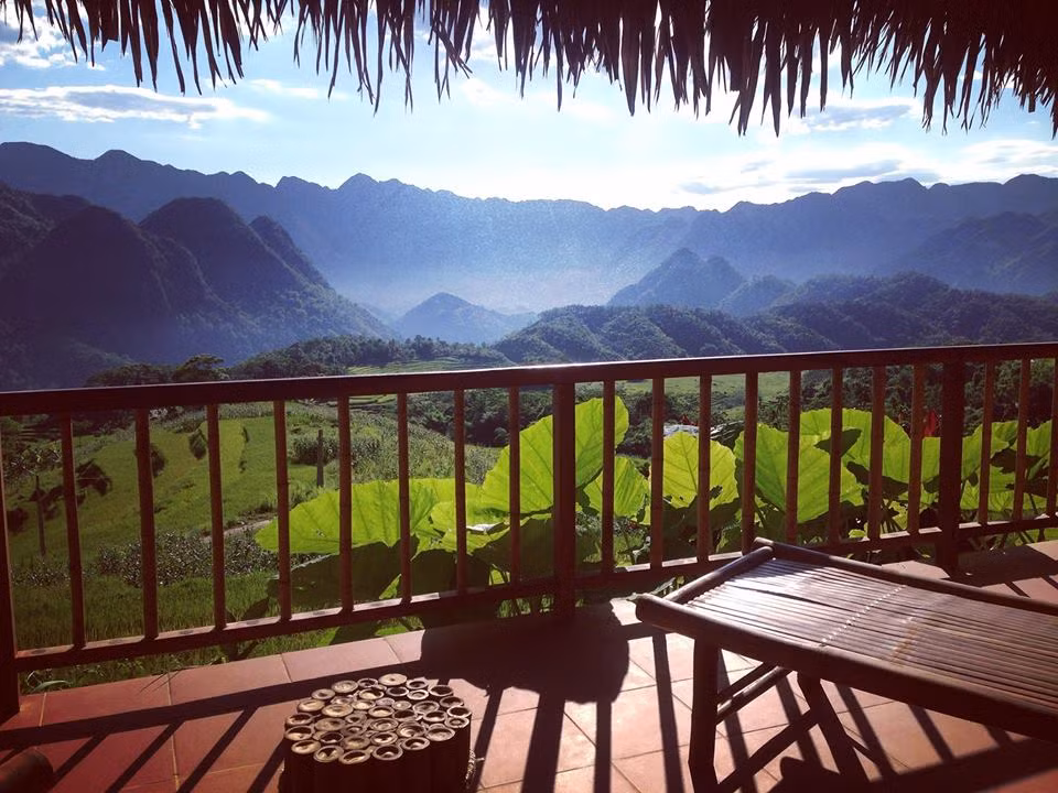 Trong những năm gần đây du lịch cộng đồng đang rất thịnh hành. Mỗi năm khu Bảo tồn thiên nhiên Pù Luông (huyện Bá Thước, tỉnh Thanh Hóa) đã có hàng nghìn lượt khách tới tham quan. Ảnh: puluongretreat.com.