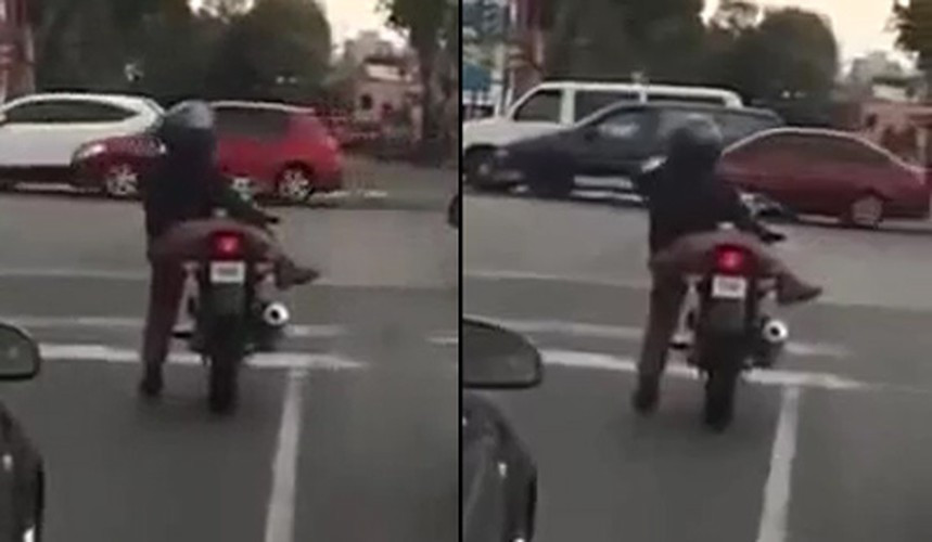 Bên cạnh đó, nhiều người cũng đưa ra ý kiến thà đầu tư xế hộp ngồi đạp ga cho ngon, chứ lái xe máy mà chống chân không tới thật xấu hổ.