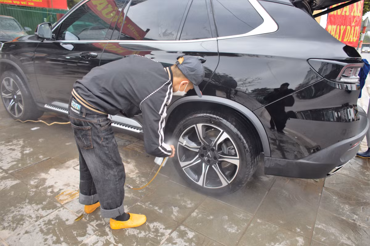 Việc tăng rửa xe trên giúp nhiều cửa hàng hốt bạc dịp cận Tết.