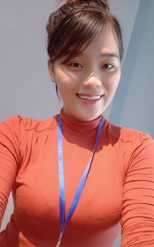 Một trong những điểm gây chú ý khác của Ngân Thảo có lẽ là hàm răng. Thời điểm đó, cô xuất hiện với gương mặt xinh xắn nhưng răng lại bị sún mất 9 chiếc và chưa có tiền chữa trị.