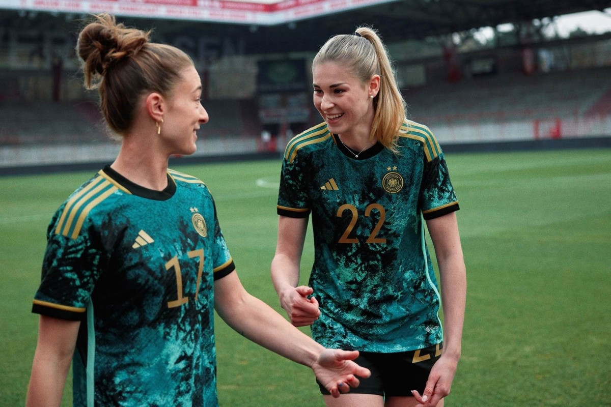 Áo đấu đội tuyển Đức.