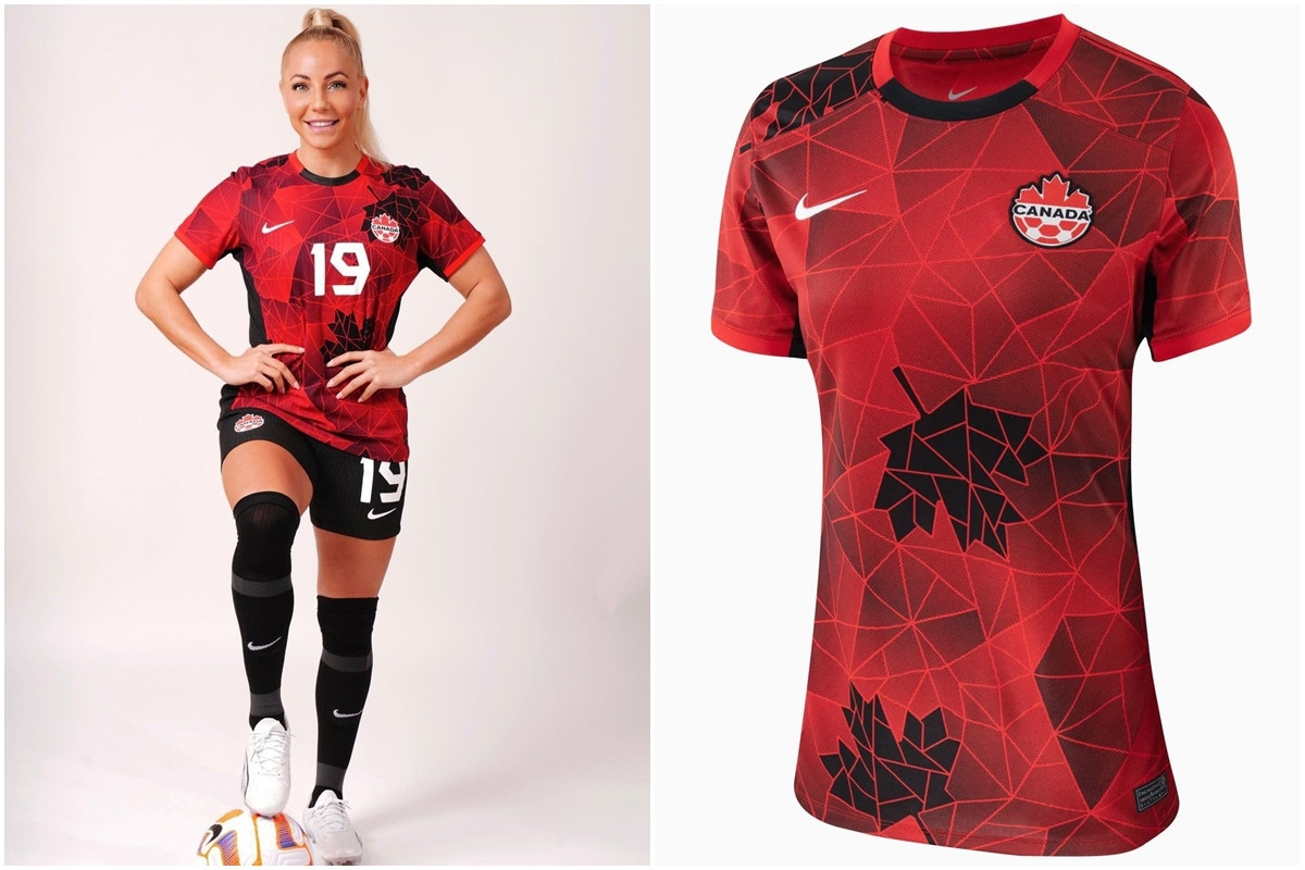 Áo đấu sân nhà của đội tuyển nữ Canada