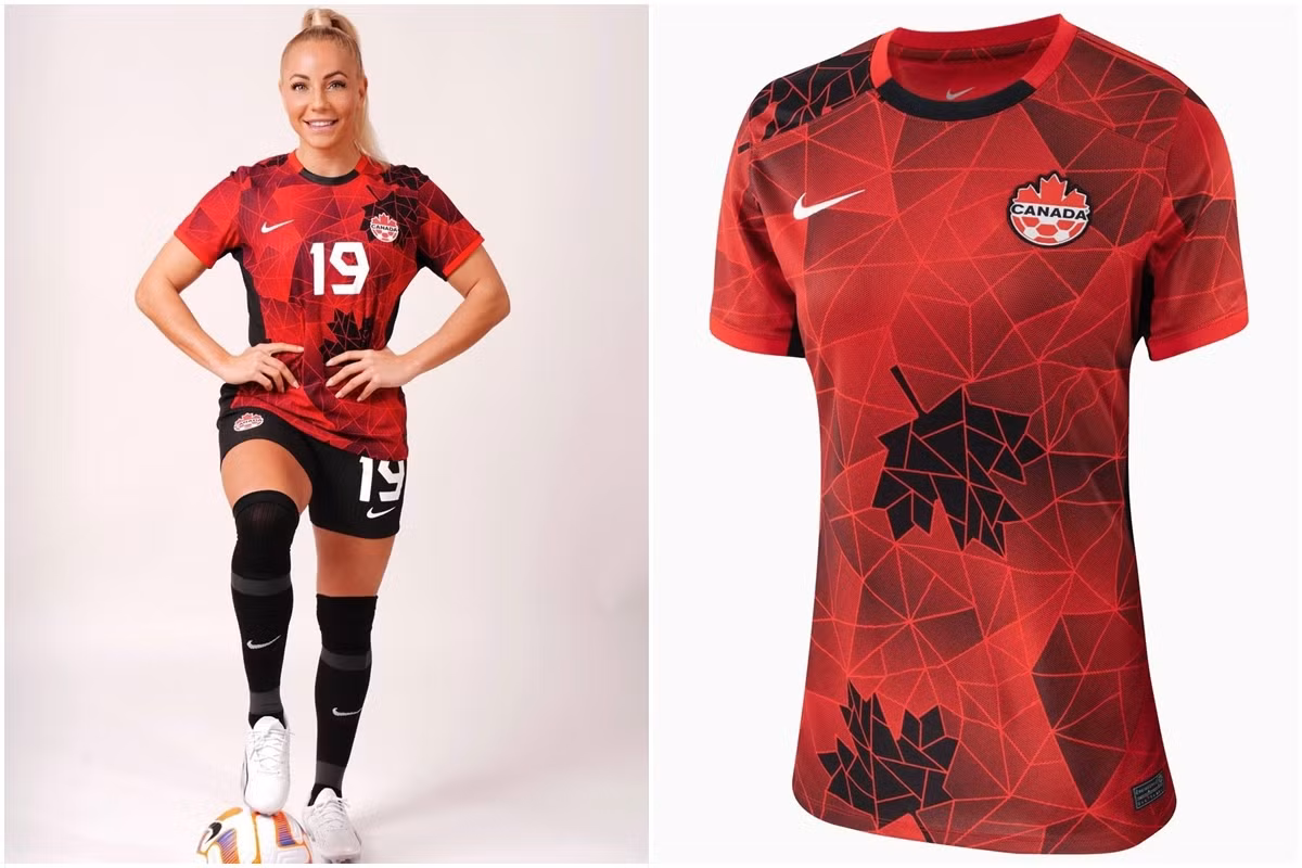 Áo đấu sân nhà của đội tuyển nữ Canada