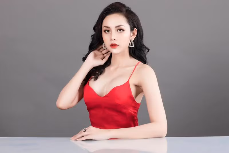 Nhưng rồi những nỗ lực và cố gắng của cô sau cùng đã được đền đáp xứng đáng khi cô đã có mặt trong Top 6 thí sinh sẽ trình diễn tại đêm chung kết Đại Sứ Hoàn Mỹ.