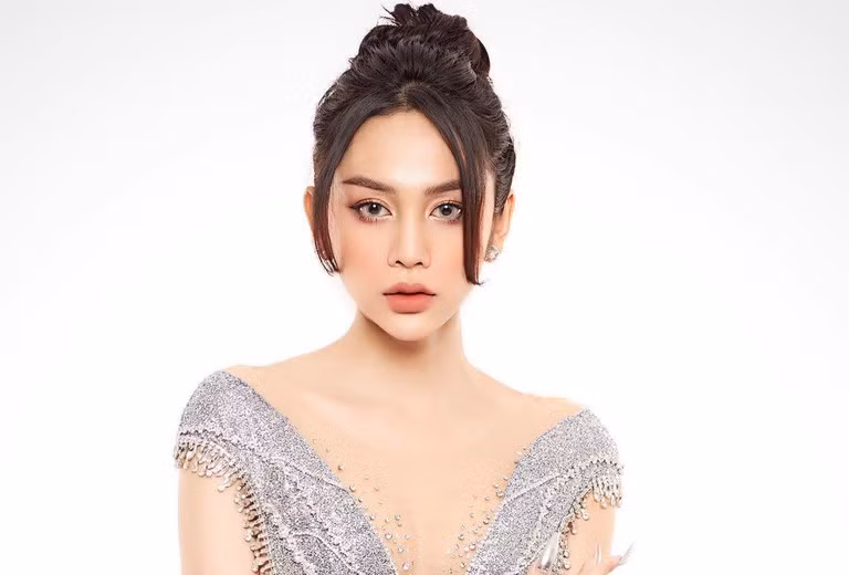 Người đẹp chuyển giới này từng xuất hiện trong các chương trình truyền hình như Người Bí Ẩn, Giọng Ải Giọng Ai, Thách Thức Danh Hài,...