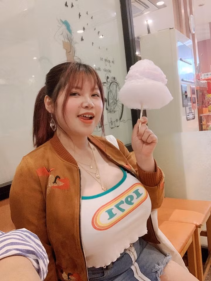 Từ ngày sang Nhật, Thu Trang ít chia sẻ đời tư lên trang cá nhân nhưng lần này, cô bạn Hải Dương lại khiến dân mạng dậy sóng vì mình.