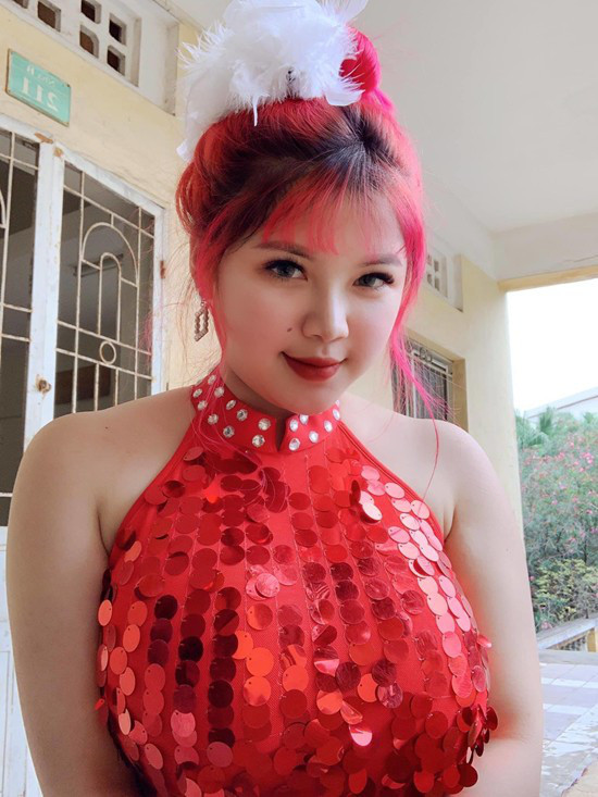 Trước tâm lý này, Thu Trang đã quyết định phẫu thuật thu nhỏ ngực và hút mỡ bụng, đùi để lấy lại sự tự tin của mình. Sau khi phẫu thuật, bác sĩ cho biết đã đưa ra khỏi cơ thể cô nàng khoảng 6 lít mỡ, trong đó mỗi bên ngực là 1,5 lít.