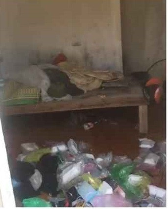 Mới đây, cư dân mạng lại được phen “khiếp vía” trước đoạn clip ghi lại tình cảnh phòng ở trọ của 1 chàng trai trẻ.