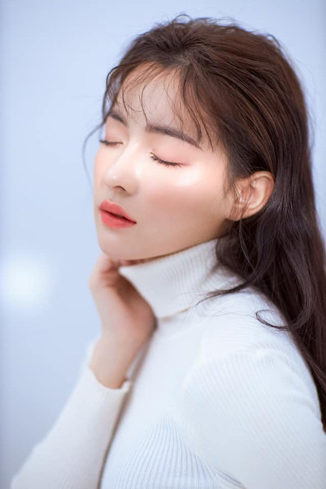 12 năm liền Linh đều là học sinh giỏi, hot girl Nghệ An còn đạt 9 điểm môn Ngữ văn trong kỳ thi đại học.