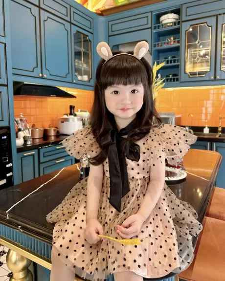 Con gái út Bing Bing giỏi giang, kiếm cả chục tỷ đồng của Đoàn Di băng chào đời vào năm 2020.