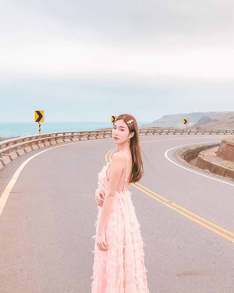 Mới đây, Hoàng Thượng Yến đã phát hành một cuốn sách ảnh có tựa đề "Trọng Hạ Yến Chi Mộng", gây được tiếng vang lớn.