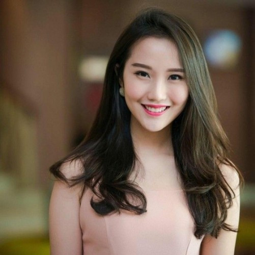 Cách đây chưa lâu, trên trang cá nhân của cô bạn thân là ái nữ nhà đại gia thuỷ san - Ngọc Thanh Tâm, Primmy Trương cũng lần đầu lộ diện sau khi sinh con.