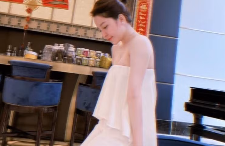 Chia sẻ với chúng tôi, Trâm Anh cho hay ở độ tuổi ngoài 30 cô hướng tới các trang phục đơn giản, thoải mái và năng động.