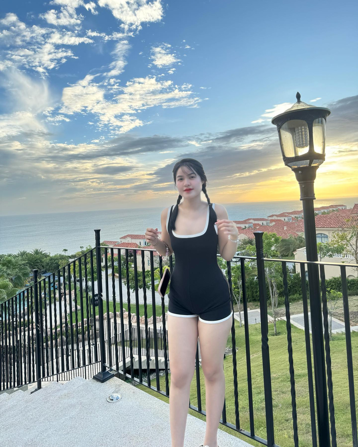 Người này nhận xét, Ngọc Lan là cô gái yếu đuối, có sự khát khao về tình yêu thương mãnh liệt. Sau khi chương trình được lên sóng, rất đông người tò mò về cuộc sống của cô nàng xinh xắn này.