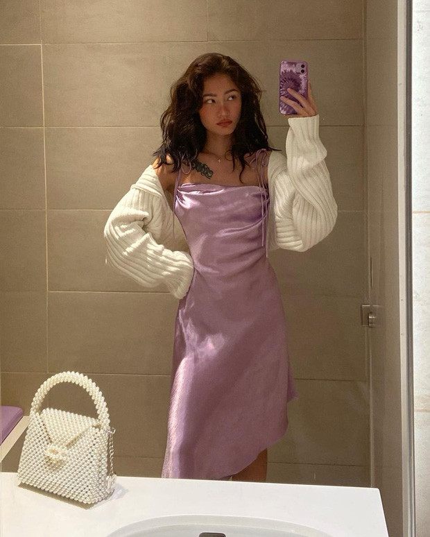 Các sản phẩm nổi bật của Naomi và bạn trai có thể kể đến She Said, RETROGRADE hay Alone.