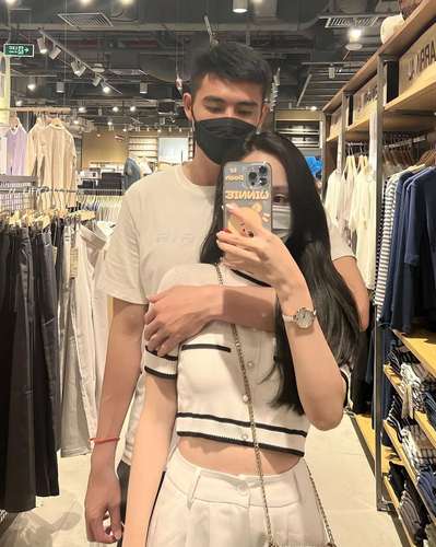 Không chỉ tài năng, bạn gái Văn Chuẩn còn sở hữu gương mặt xinh xắn và thân hình quyến rũ.