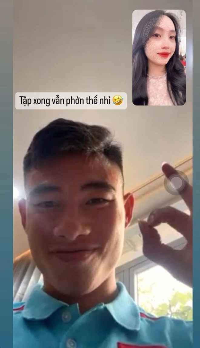 Nguyễn Vũ Hà Dương (sinh năm 1998), hơn Văn Chuẩn 3 tuổi. Cô nàng từng theo học Học viện ngân hàng và hoàn thành bậc học Thạc sĩ.