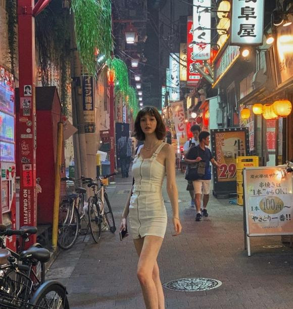 Ngoài ra, Savanna Blade cũng phát triển sự nghiệp ở Hàn Quốc, Singapore và Nhật Bản khi đều có công ty quản lý ở các quốc gia này.