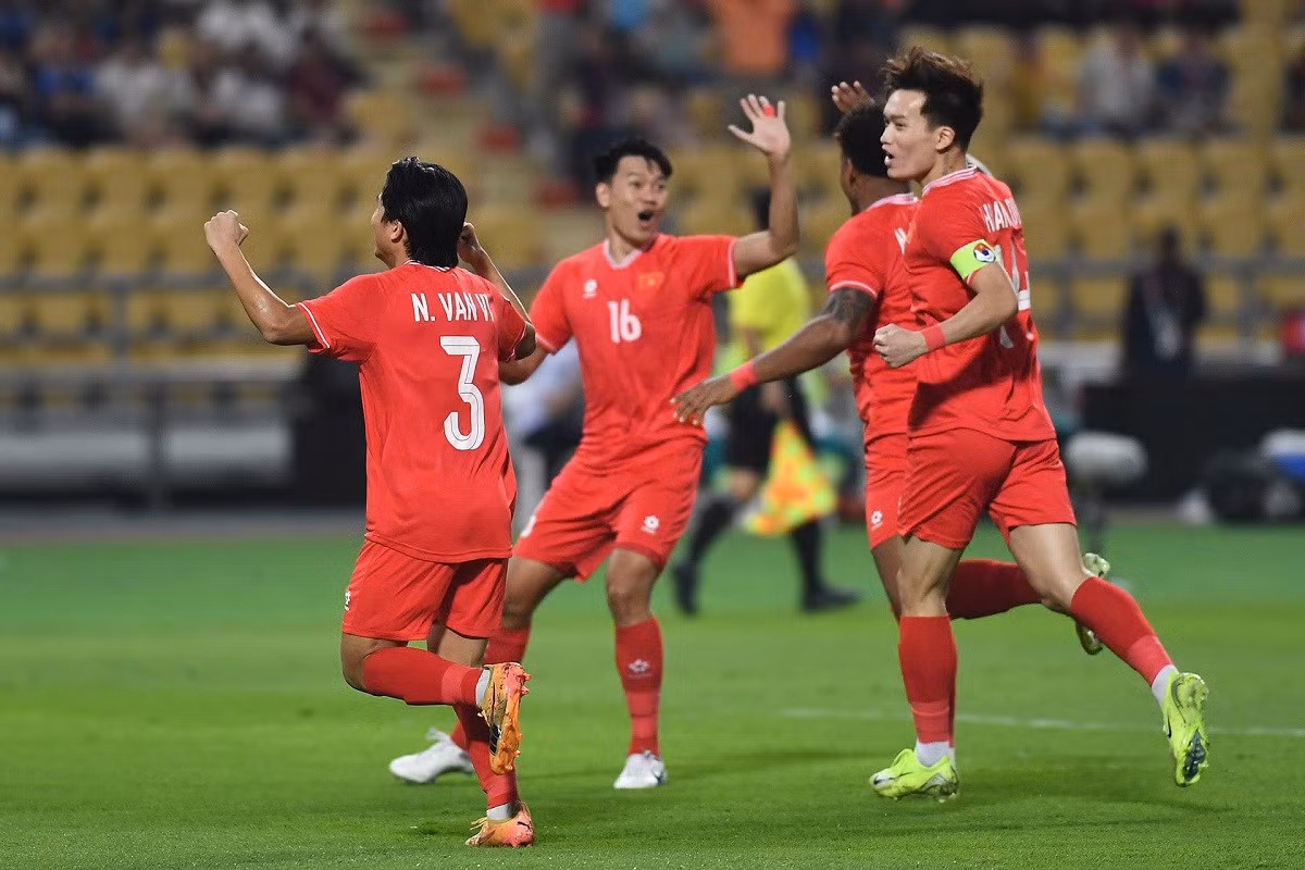 Tuan Hai toa sang, DT Viet Nam co chiec cup vo dich AFF Cup-Hinh-4