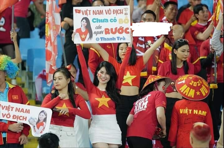 Hot girl Thái Bình gây chú ý khi sở hữu gương mặt xinh xắn, làn da trắng mịn cùng thân hình nóng bỏng. Thanh Trà hiện đang là người mẫu ảnh, diễn viên, DJ tự do tại Hà Nội. Cô từng gây tham gia diễn xuất trong "Đại gia chân đất"