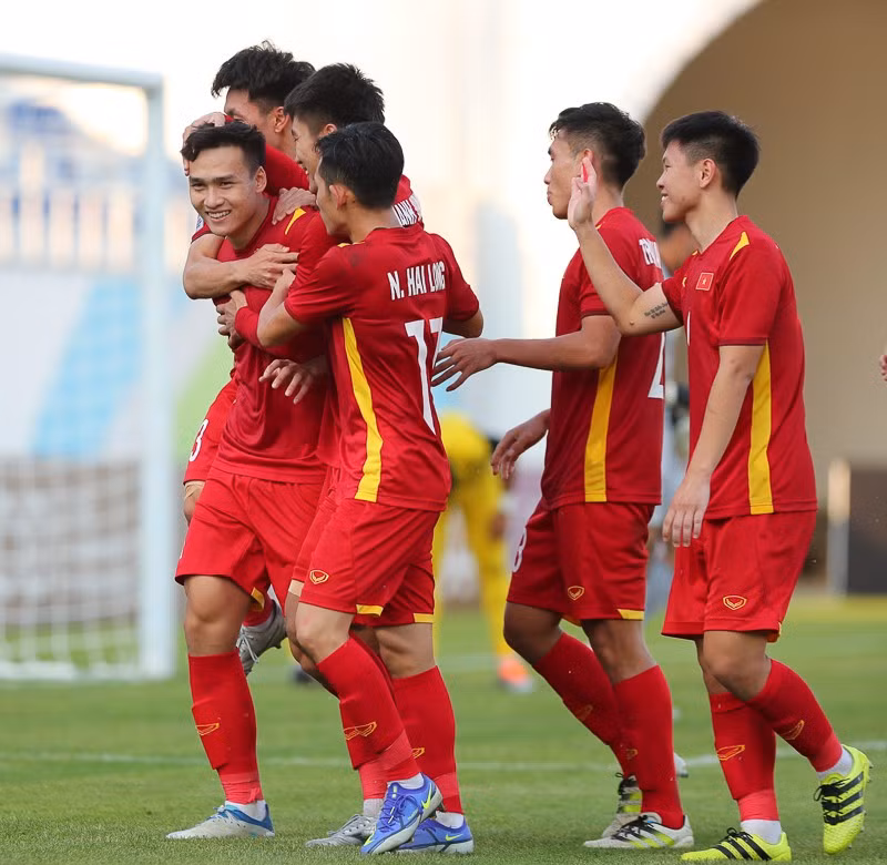 U23 Viet Nam da V-League 2022 tinh kha thi co cao?-Hinh-2