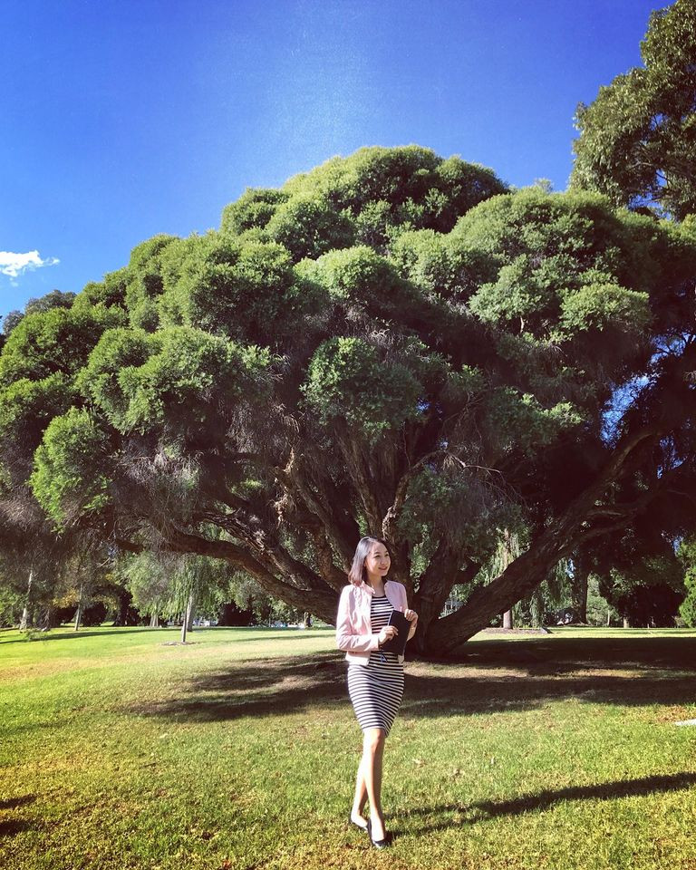 Theo tìm hiểu, nữ tiếp viên hàng không gặp nạn có tên Bích Hường. Tai nạn khiến cô nàng phải nằm bất động cả một năm nay.