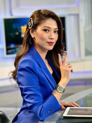 Cô nàng dường như rất thoải mái trong công việc lẫn cuộc sống thường nhật, khi không lên sóng, nữ MC sẽ dành thời gian chăm sóc bản thân và đi du lịch, vi vu khắp nơi để tận hưởng cuộc sống.