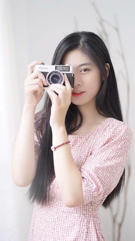 Nhiều người hay đùa Nam Phương xinh xắn, có nhiều nét đẹp dịu dàng như vậy một phần bởi cái tên giống với biểu tượng sắc đẹp một thời của phụ nữ Việt Nam.