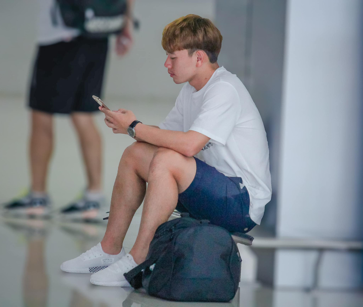 Có một số nguyên nhân khiến Minh Vương không có nhiều đất diễn khi được gọi lên tuyển. Vị trí tiền vệ của anh chàng đã có một số cái tên nổi bật hơn đảm nhận. Bên cạnh đó, anh từng dính chấn thương khi cả đội cần tham gia đấu trường lớn, điển hình như giải U23 châu Á 2018.