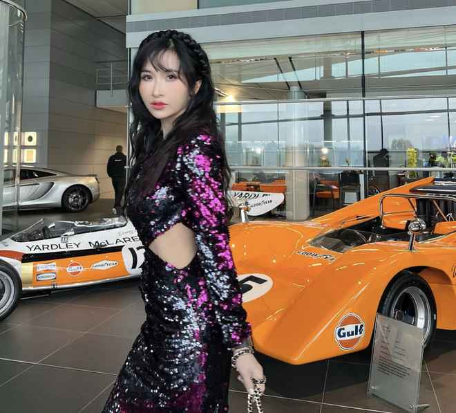 Không chỉ học nhảy nghiêm túc, Mina Phạm còn từng đăng trên trang cá nhân tìm kiếm loạt outfit đắt đỏ của các thành viên BLACKPINK mà chẳng quan tâm về giá.