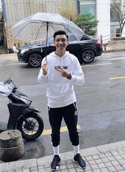 Dù vậy, ngoài thời gian tập phục hồi, Văn Hậu cũng thường xuyên cập nhật những hình ảnh cuộc sống cá nhân lên trang Instagram của mình.