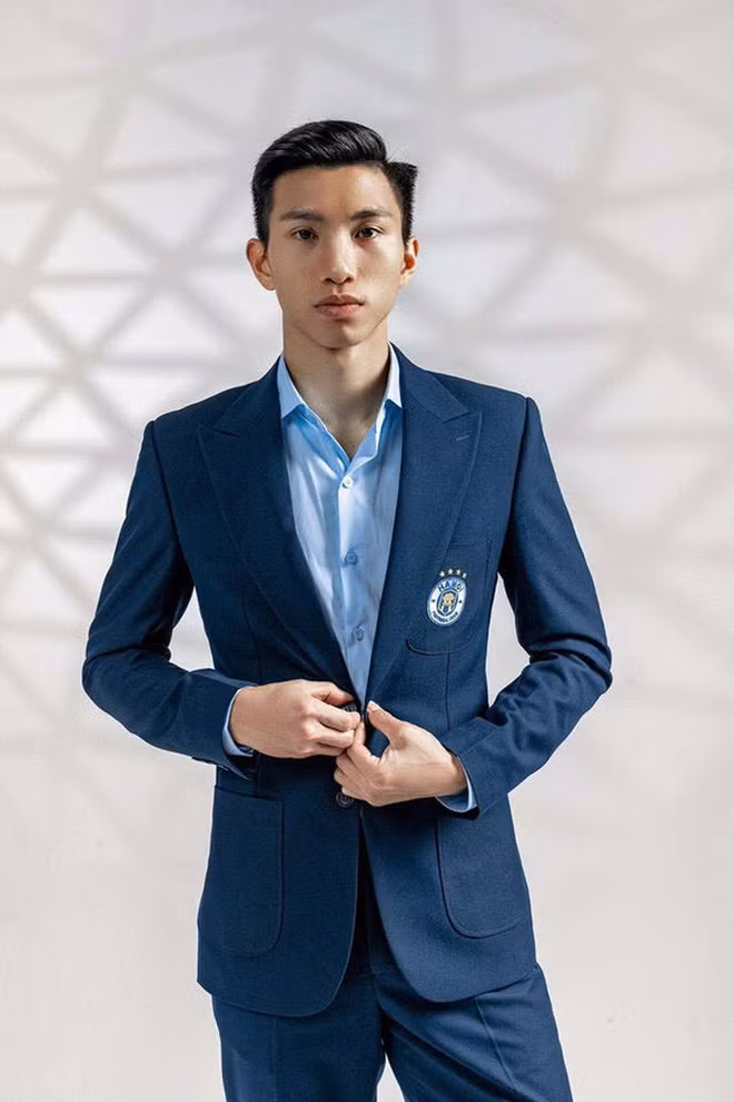 Có người thậm chí còn tỏ ra phấn khích khi thấy Doãn Hải My vào tương tác với bức hình của chàng cầu thủ: "Mới 10s đã thấy Doãn Hải My like rồi".