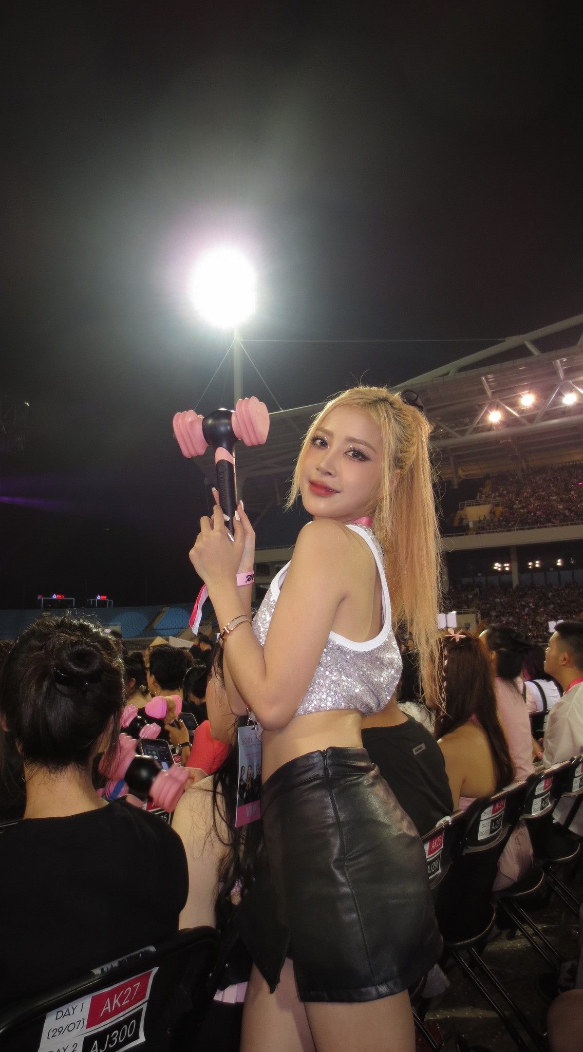 Từng tham gia show hẹn hò, Á khôi bày tỏ tiêu chí tìm bạn trai chỉ cần cao trên 1m72, không quan tâm thu nhập hàng tháng, chỉ cần có công việc ổn định.