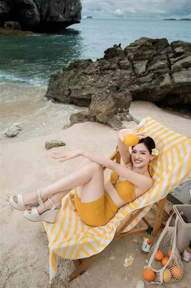 Thời gian gần đây, Thuỳ Anh liên tiếp khiến người hâm mộ "bỏng mắt" khi đăng tải nhiều hình ảnh diện bikini.