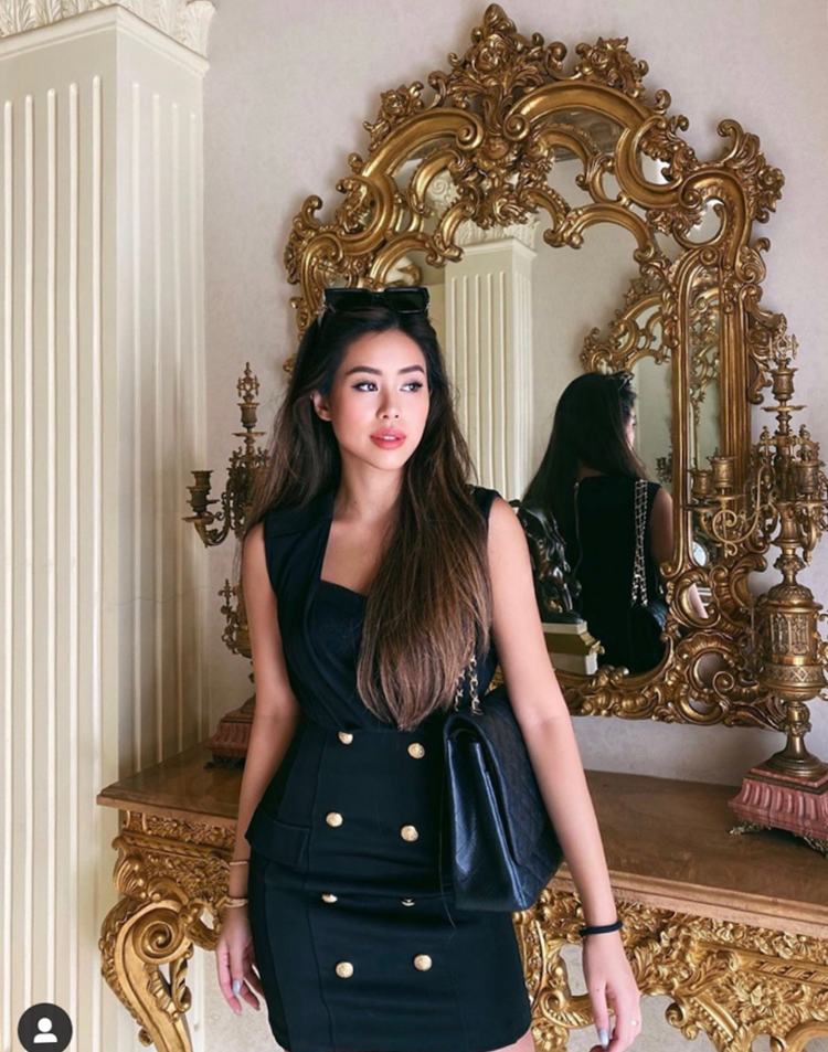 Được khen có gu thời trang hàng hiệu cực sang chảnh, Tiên Nguyễn luôn thu hút người nhìn. Cô nàng cũng là khách mời quen thuộc trong các tuần lễ thời trang nổi tiếng thế giới.