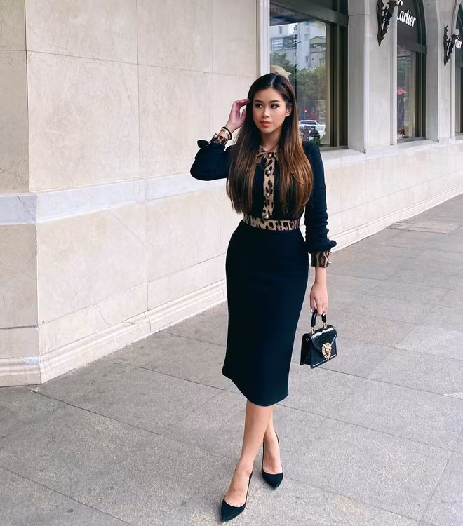 Rich kid Tiên Nguyễn còn gây ấn tượng với style da nâu Âu Mỹ khoẻ khoắn, lối trang điểm đậm và thần thái ngút ngàn. Vì vậy mà mỗi bức hình cô nàng đăng lên mạng đều khiến dân tình thả tim không ngớt.