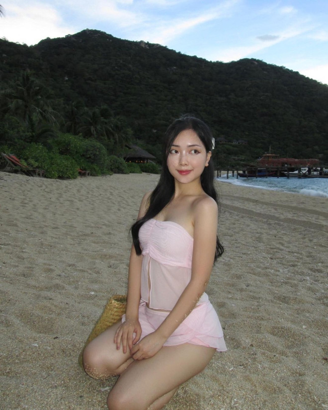 Cuối năm 2018, Hà Đức Chinh bị bắt gặp mặc áo đôi, tay trong tay với Mai Hà Trang trên phố. Cũng từ đây mà cả hai dính nghi vấn hẹn hò.