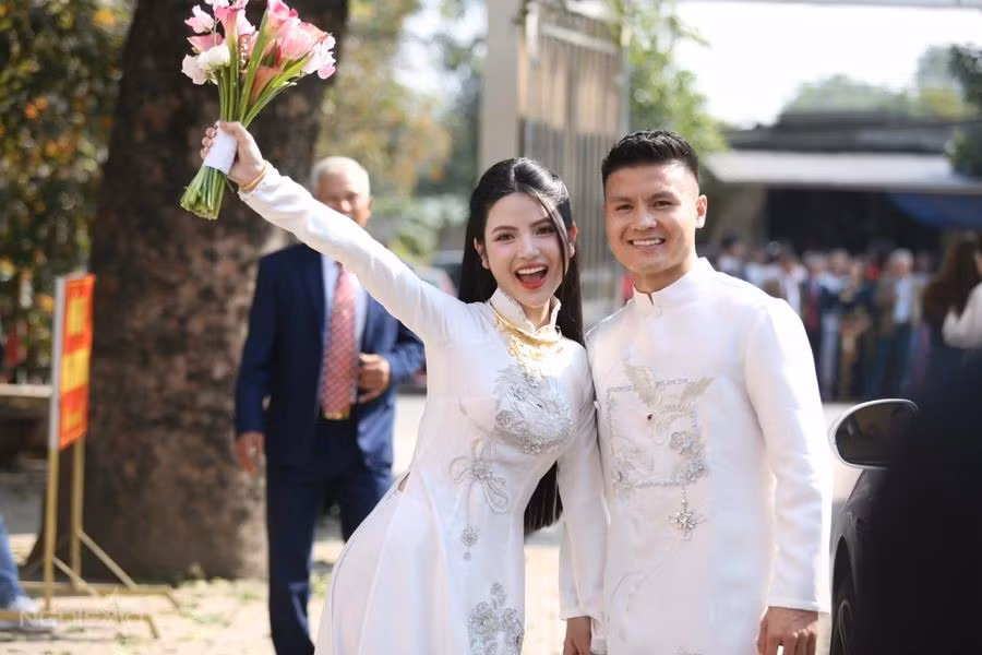 Lễ cưới của cặp đôi Quang Hải và Thanh Huyền nhận được nhiều sự quan tâm của người hâm mộ sẽ được tổ chức ở 3 địa điểm gồm nhà gái, nhà trai và tại khách sạn ở Hà Nội.