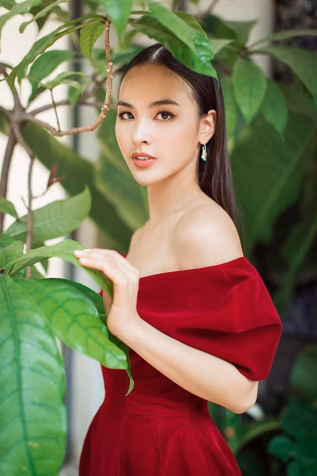 Chia sẻ về cách khác phục của mình, Quỳnh Nga cho biết: "Tôi nghĩ, những sự cố như thế khó mà tránh được vì một tuần cũng lên sóng khá nhiều. Quan trọng là mỗi ngày phải biết cố gắng làm sao để hoàn thiện nhất."