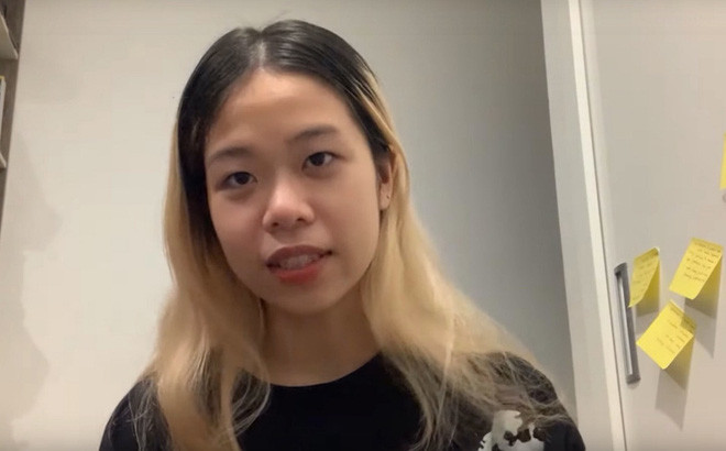 Thời gian qua, Tlinh liên tục gây xôn xao cõi mạng khi chia sẻ những hình ảnh diện trang phục hở hang, cắt xẻ táo bạo phản cảm.