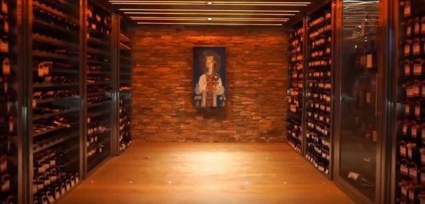 Ben trong biet thu xa hoa, noi Neymar cach ly tranh dich COVID-19-Hinh-5