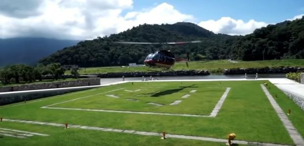 Ben trong biet thu xa hoa, noi Neymar cach ly tranh dich COVID-19-Hinh-3