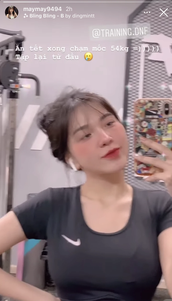 Gia Hân - bạn gái cầu thủ Hoàng Đức stress nhẹ với số cân nặng sau Tết.