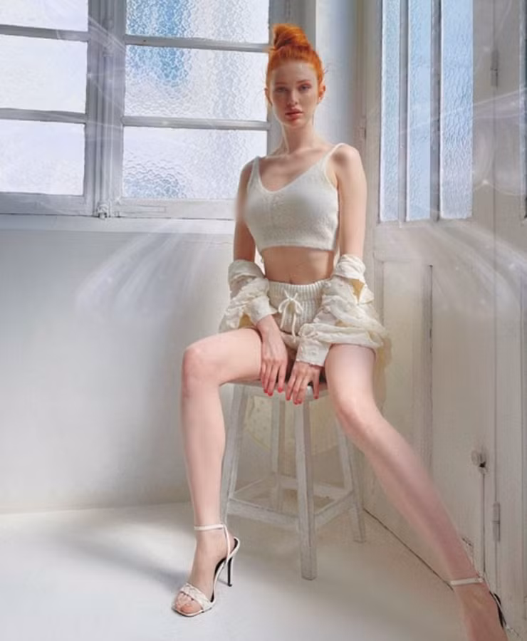 Nhiều người dành lời khen ngợi cho vóc dáng nóng bỏng của Angelina Michelle: "Như một thiên thần lạc ở sân quần vợt", "Quá nóng bỏng rồi", "Thân hình quá đỗi hoàn mỹ",...