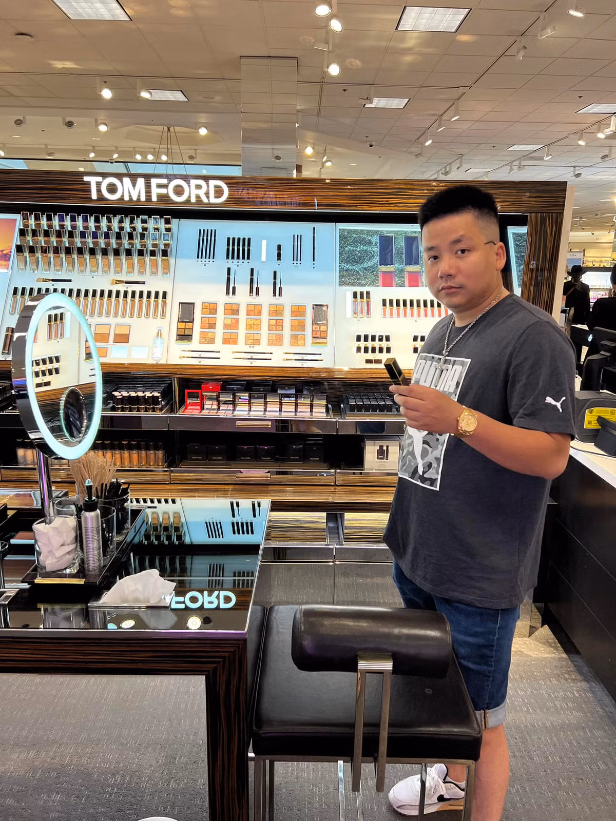 Ở thời điểm hiện tại, Khoa Pug nhận được nhiều lời khen nhờ cao ráo, cùng phong thái tự tin và phong độ hơn trước rất nhiều.