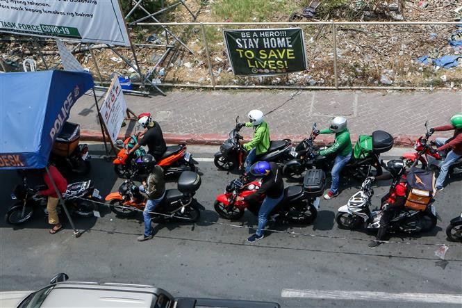 Dien bien COVID-19 the gioi toi 6h sang 18/4: Tren 153.000 nguoi da tu vong, rieng My tren 37.000 ca-Hinh-11