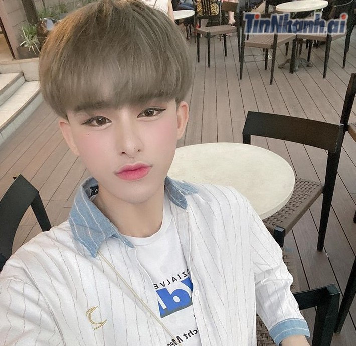 Sau khi đoạn phỏng vấn Trần Đức Bo được đăng tải, nhiều dân mạng cũng đã để lại bình luận cho rằng, hiện tượng mạng Tik Tok này quá tự tin vào bản thân và đặc biệt những câu trả lời vẫn lố như những gì anh chàng đang làm.